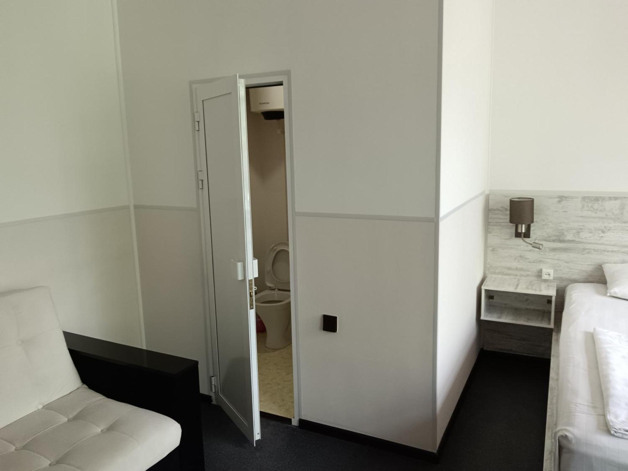 Sakura Inn Fergana Exteriör bild